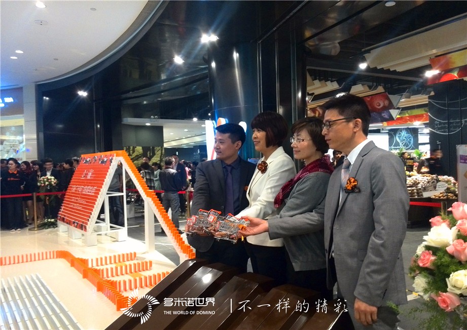 精致多米诺走进郑州，  推动华润万家Ole’盛装开幕