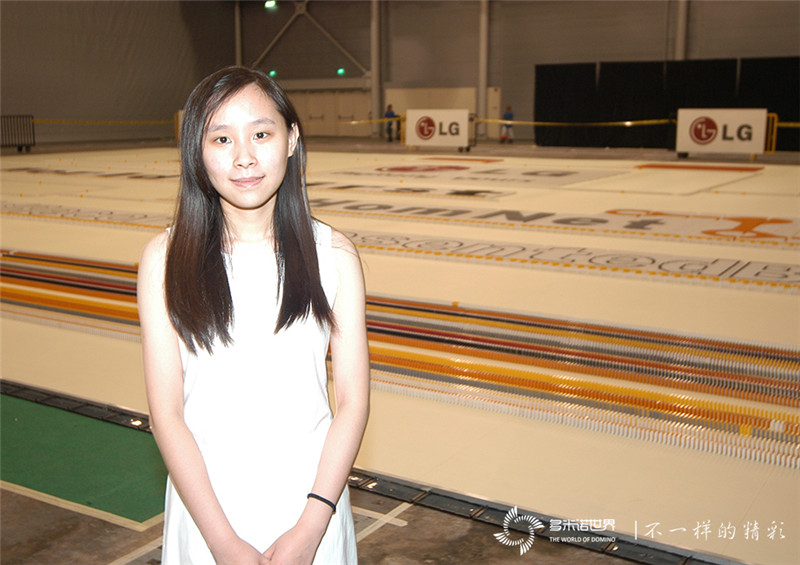 个人多米诺世界纪录1.jpg 个人多米诺世界纪录1.jpg