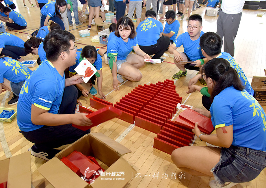经九不息-青岛龙湖2018年中拓展多米诺团队大挑战