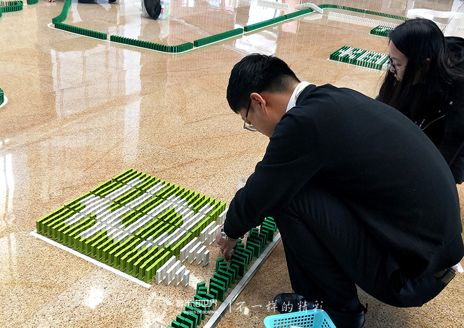 “世界级”用友，2019新员培训“再出发”挑战多米诺