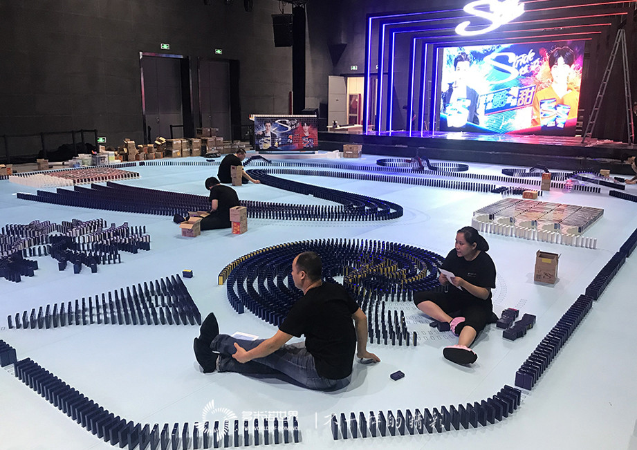 盒装口香糖码多米诺创吉尼斯世界纪录