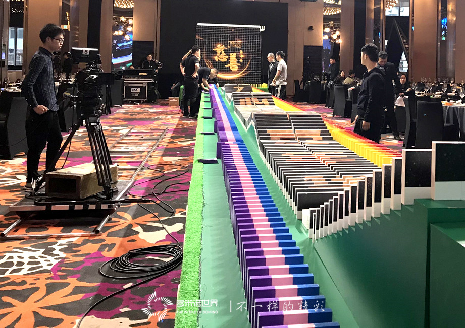 多米诺骨牌再次在上海高尔夫慈善嘉年华播撒爱的种子