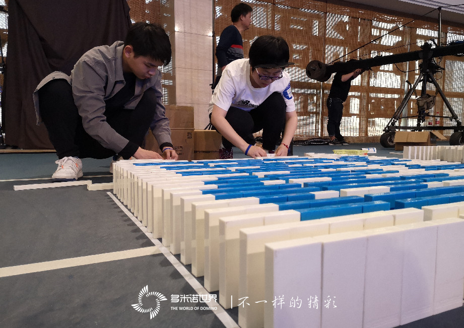 广联达与多米诺的不解情缘