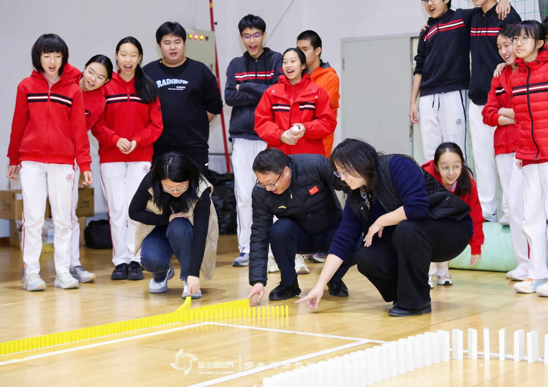 2026届初三学部多米诺共创活动点燃毕业季温情